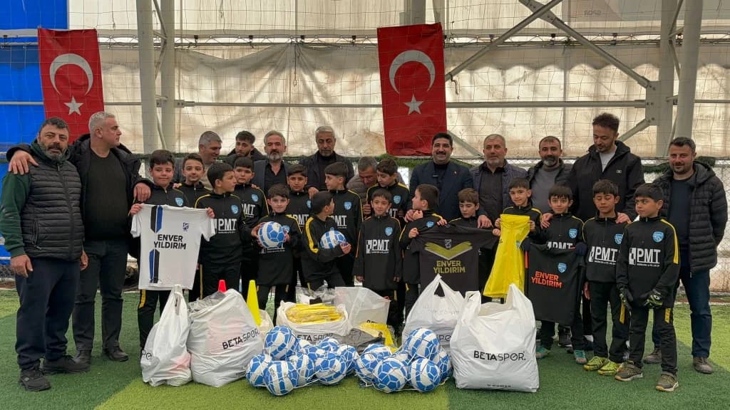 Diliskelesi Spor'a iş insanı Yıldırım'dan malzeme desteği