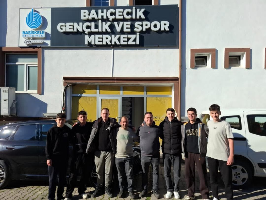 Bahçecik'te Gençler Spor Salonu Kapanıyor!
