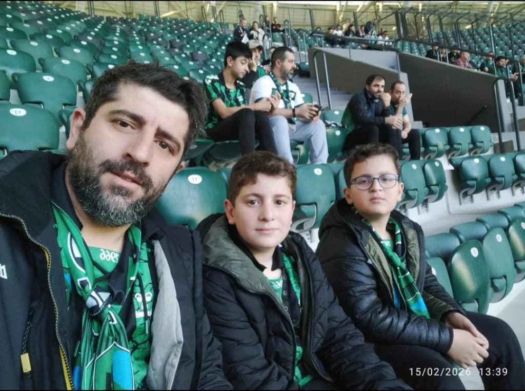 İkiz kardeşlerin Kocaelispor tutkusu dikkat çekiyor