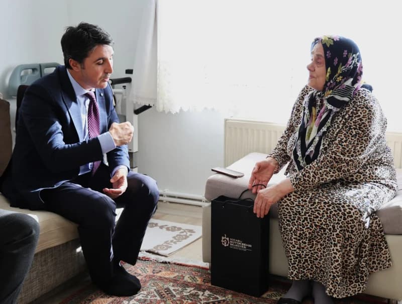 Kocaeli'de Büyükşehir Belediyesi Acıları Hafifletiyor!
