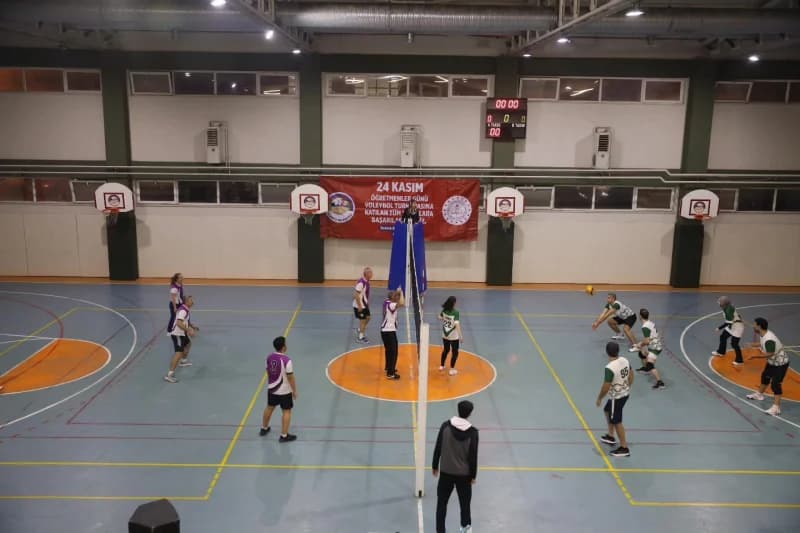 Körfez'de Öğretmenler Günü Turnuvası'nda Fen Lisesi Şampiyon!