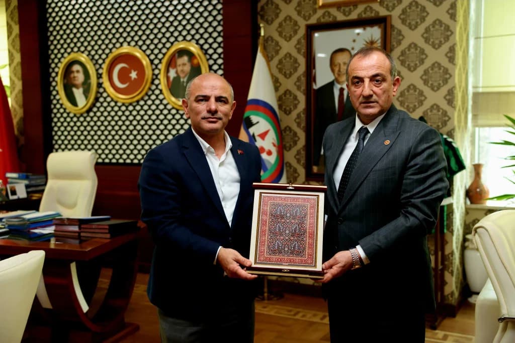 Başkan Söğüt, MHP heyetini belediyede ağırladı