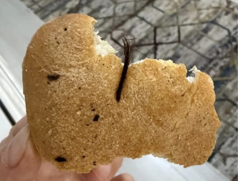 Dilovası'nda Ekmeğin İçinden Saç Demeti Çıktı!