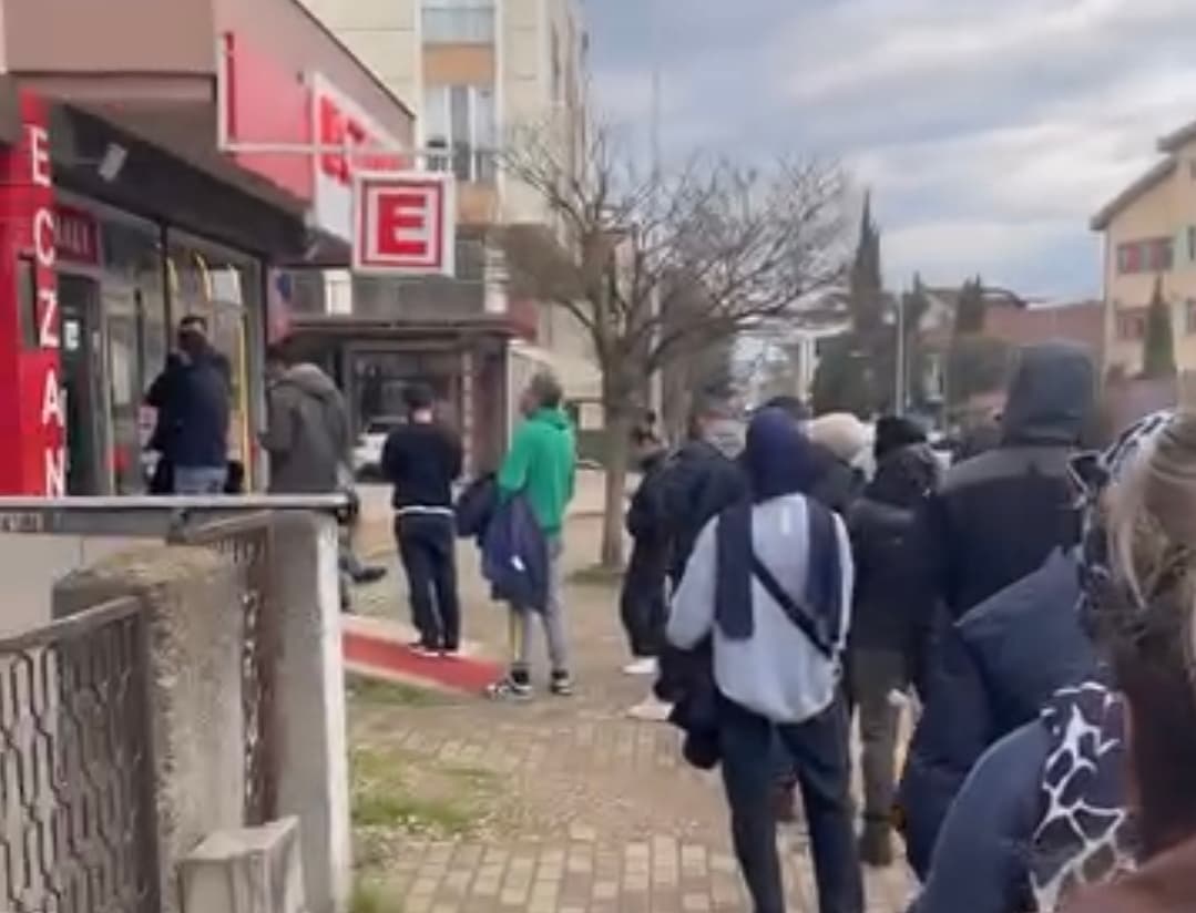 Kartepe'de Nöbetçi Eczane Yoğunluğu!