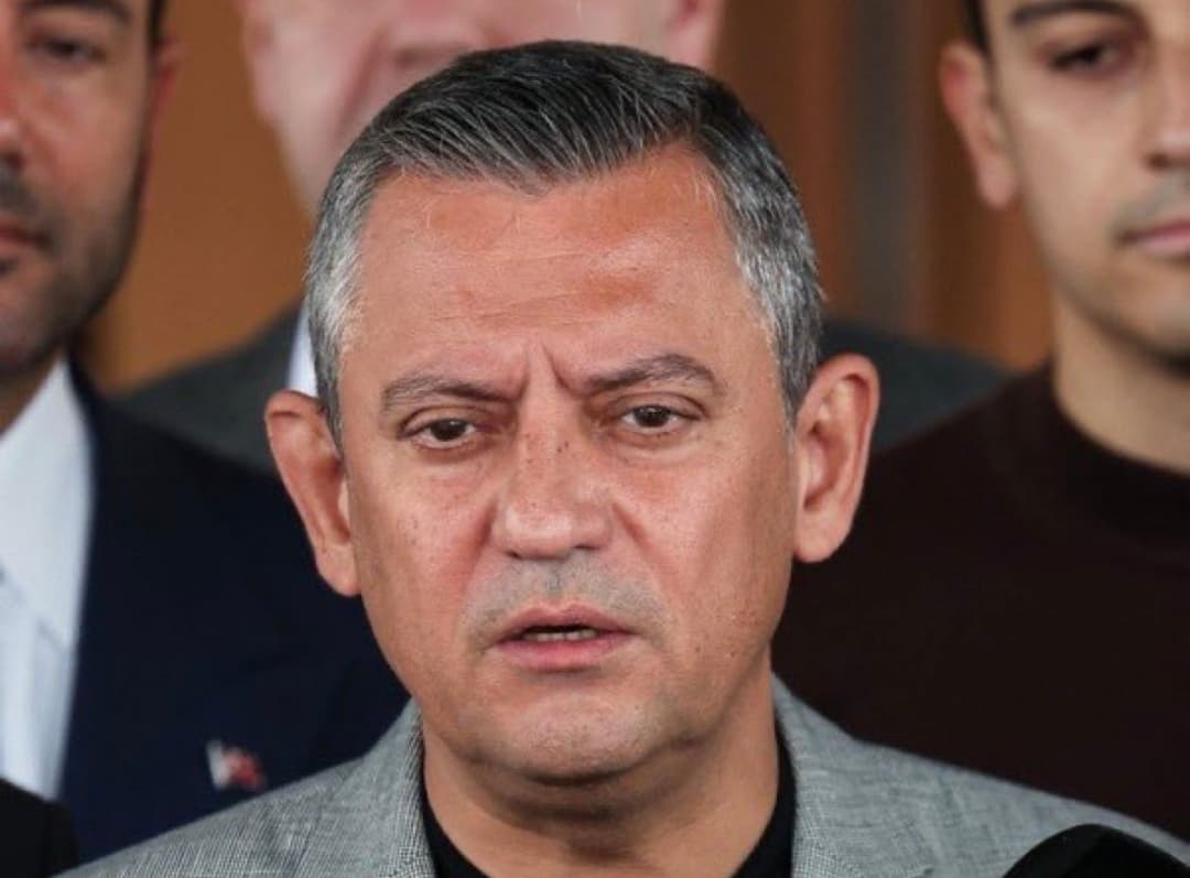 Özgür Özel: Emekliler İçin Meclis'te Nöbetteyiz!