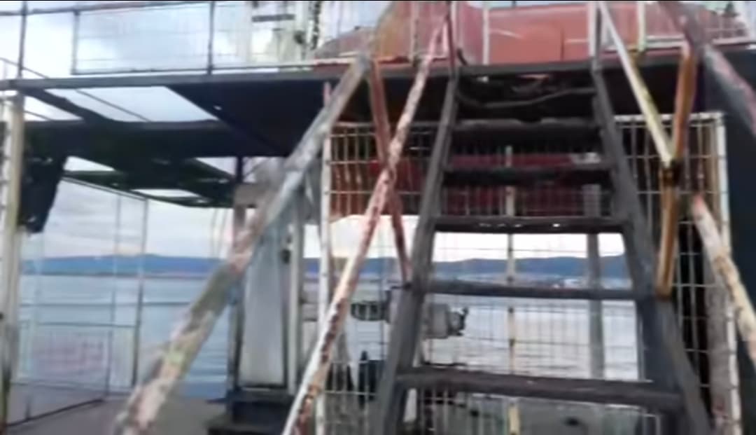 Gölcük Kavaklı Sahili'nde Tehlike Saçan İskele!