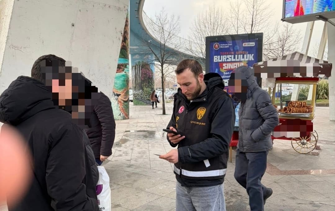 İzmit'te Okul Çevrelerinde Sıkı Denetim!