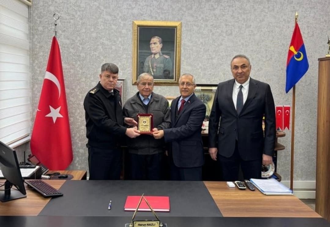 Bursa'da Çiftçiden Jandarmaya Büyük Bağış!