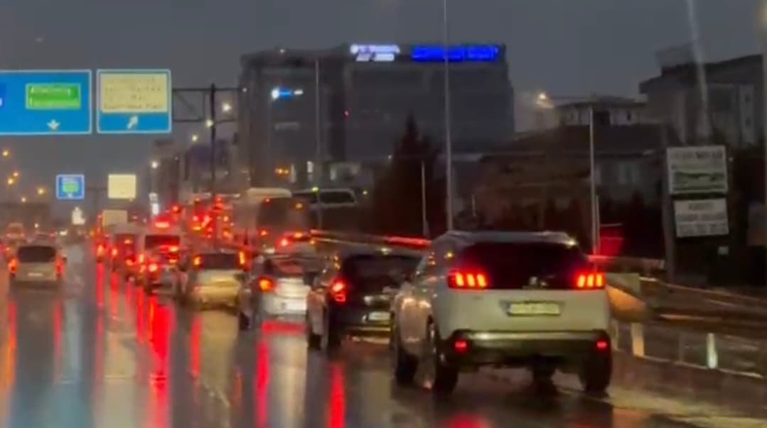 Körfez'de Metro Çalışmaları Trafiği Felç Etti!