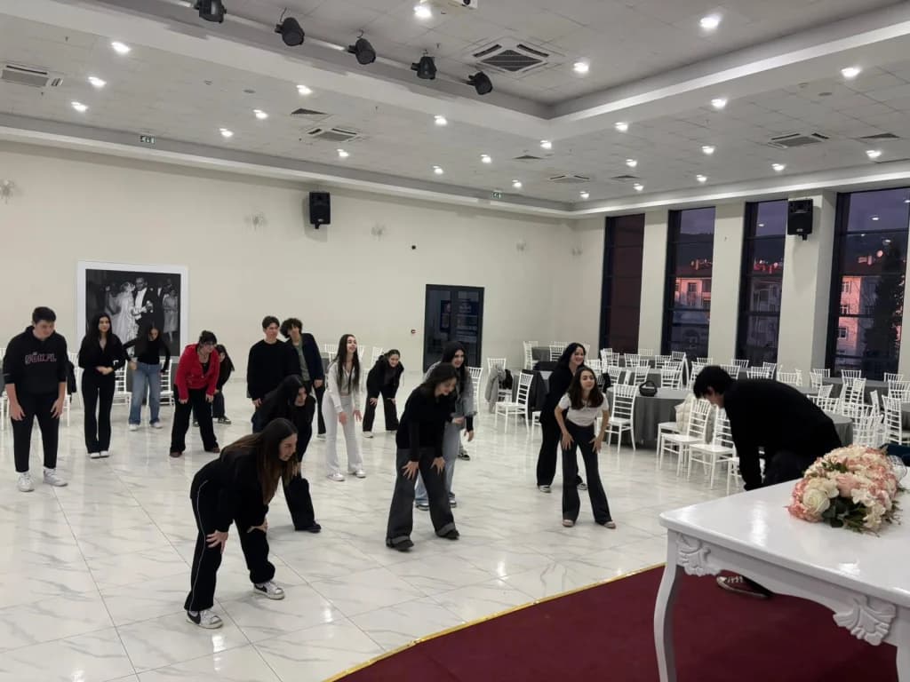 Yenikent'te tiyatro eğitimleri başladı