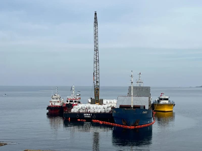 Kandıra'da Karaya Oturan Gemi İçin Tahliye Başladı!