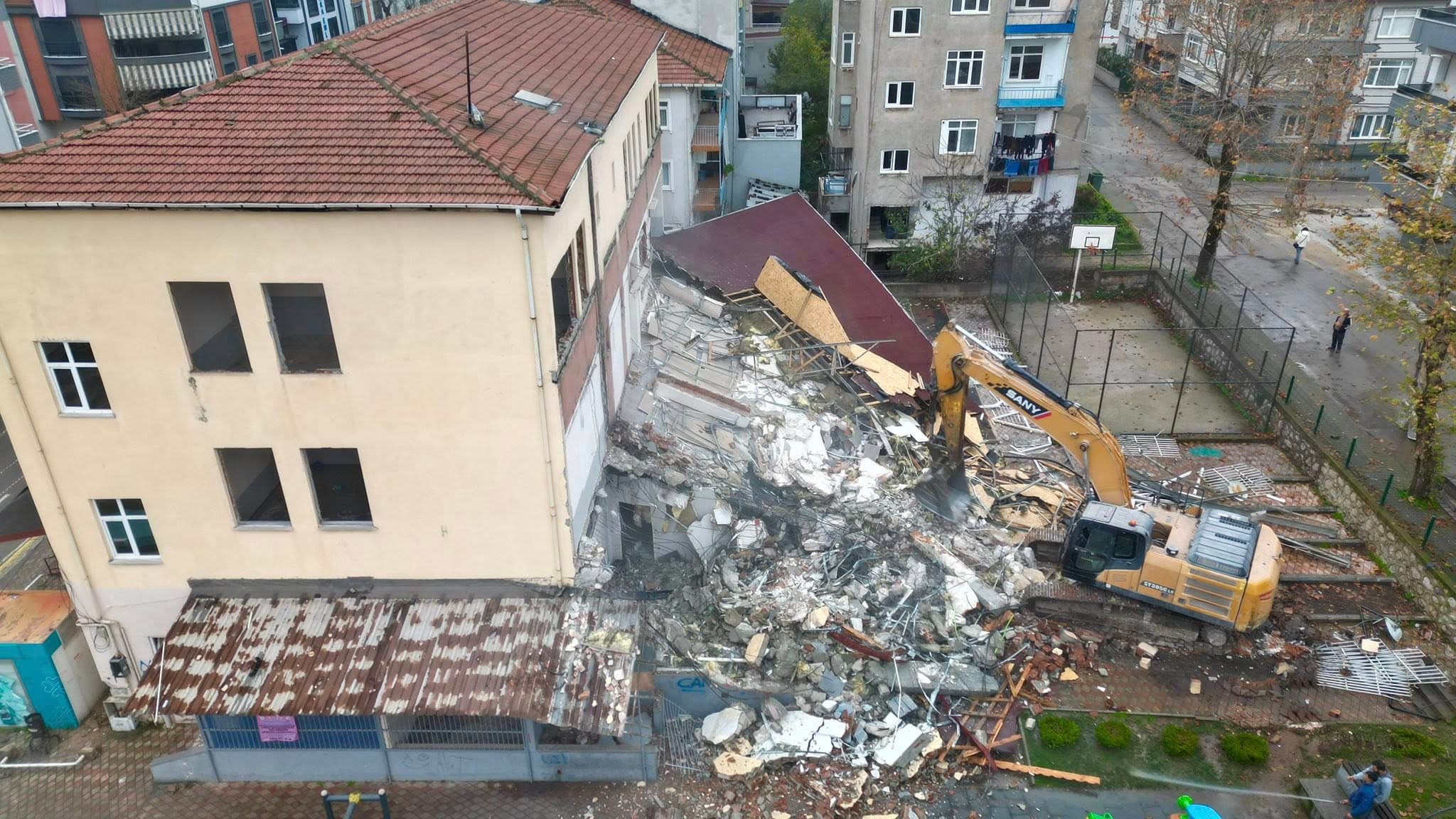 Körfez'de Riskli Bina Yıkıldı!