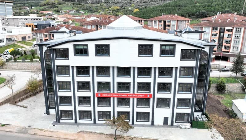 Derince'de Zeynel Abidin Cemevi'nde Son Rötuşlar!