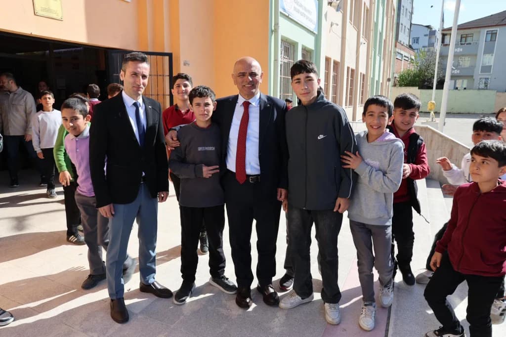 Başkan Söğüt, Körfez'de öğrencilerle buluştu