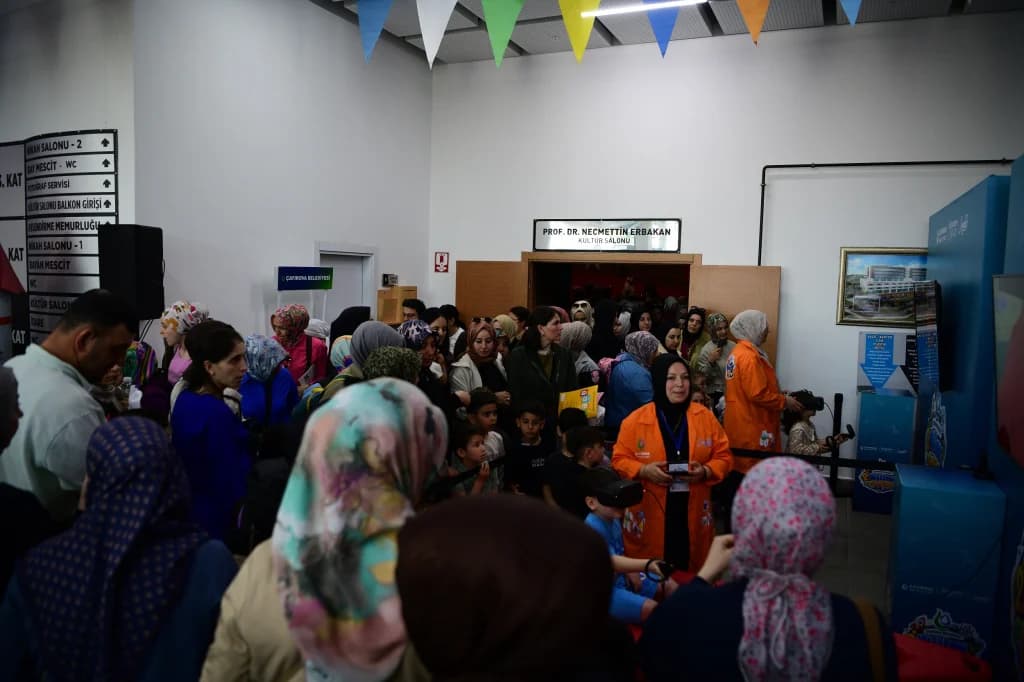 Çayırova Bilim Şenliği'ne yoğun ilgi