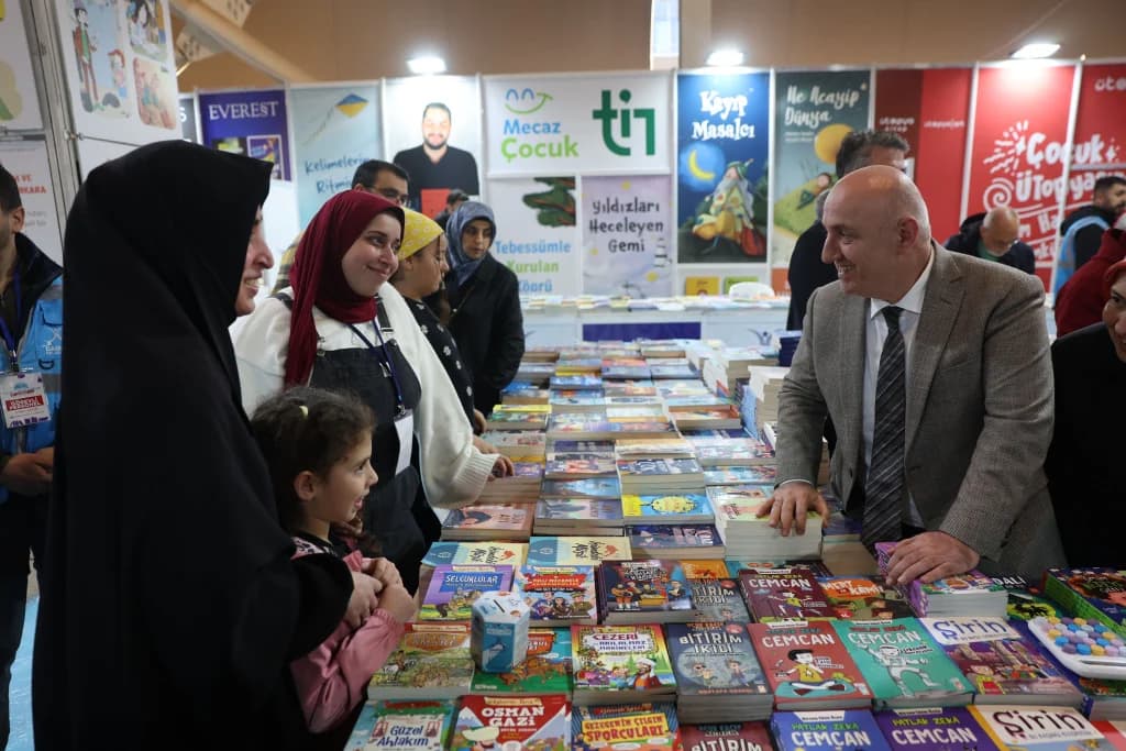 Darıca Kitap Fuarı Kitapseverleri Ağırladı