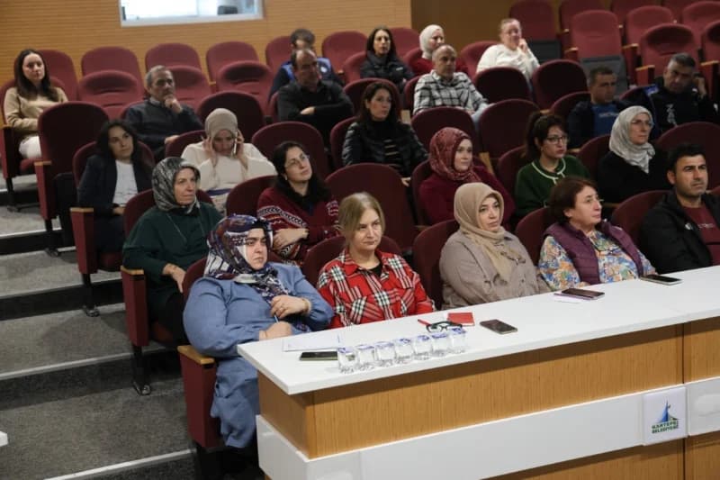 Kartepe Belediyesi'nde Eğitimler Sürüyor!