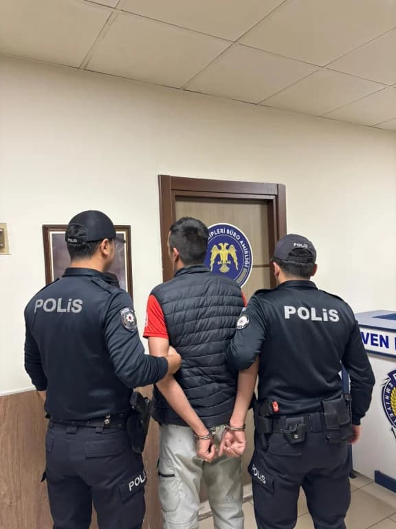 Firari dolandırıcı İzmit'te yakalandı!