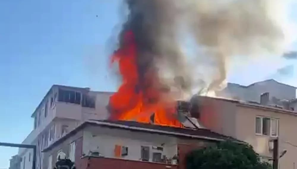 Gebze’de 3 katlı apartmanda korkutan yangın