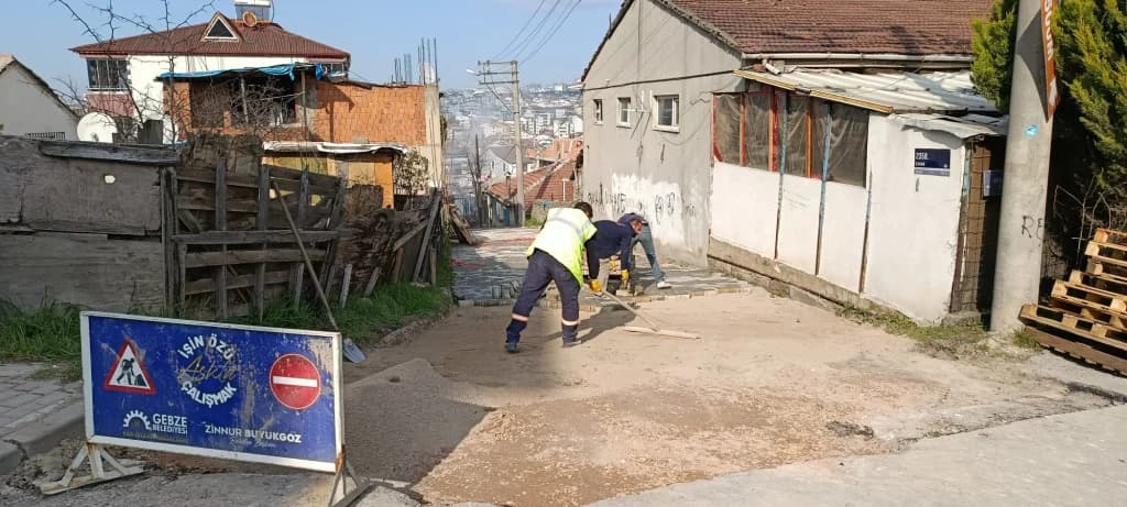 Gebze'de Sokaklara Yeni Parke ve Bordür