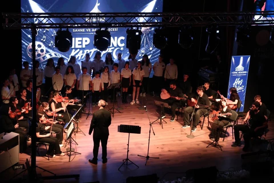 Genç Akademi’de yetenekler sahneye çıktı