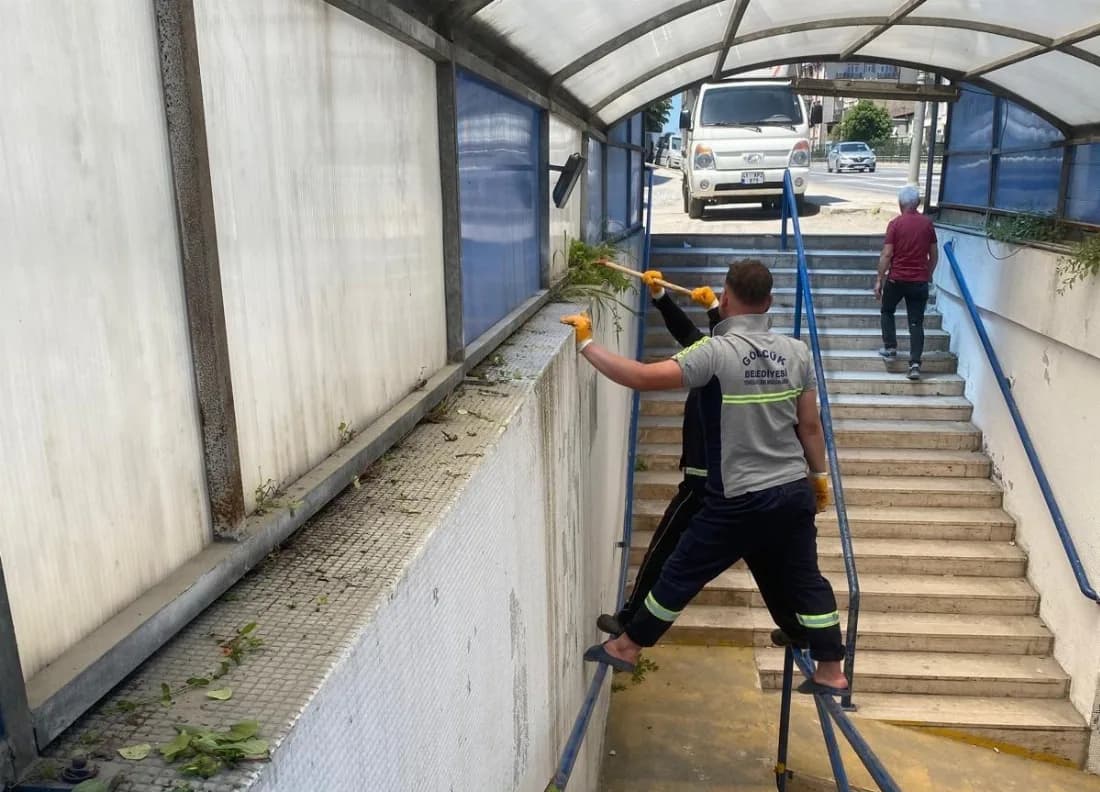 Gölcük’te bayram öncesi temizlik çalışması