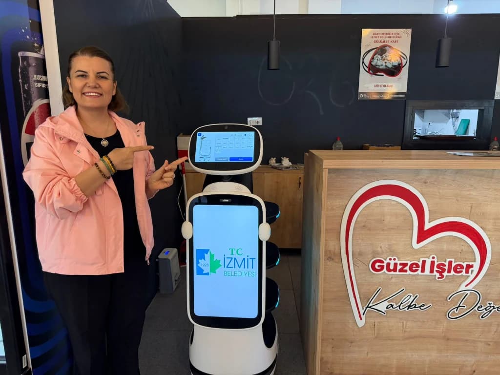 Gülümse Kafelerde robot devri başladı