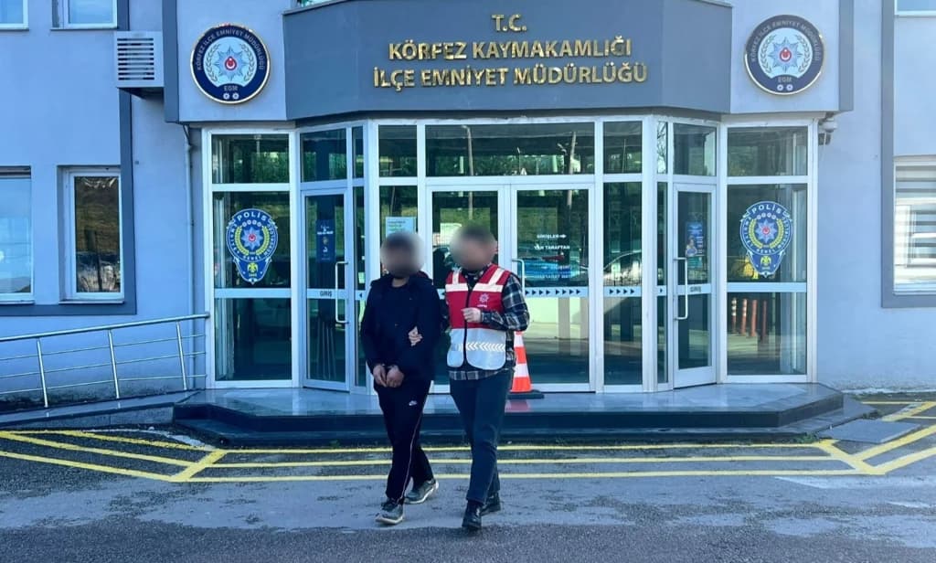 Hırsızlık suçundan aranan şahıs İzmit'te yakalandı