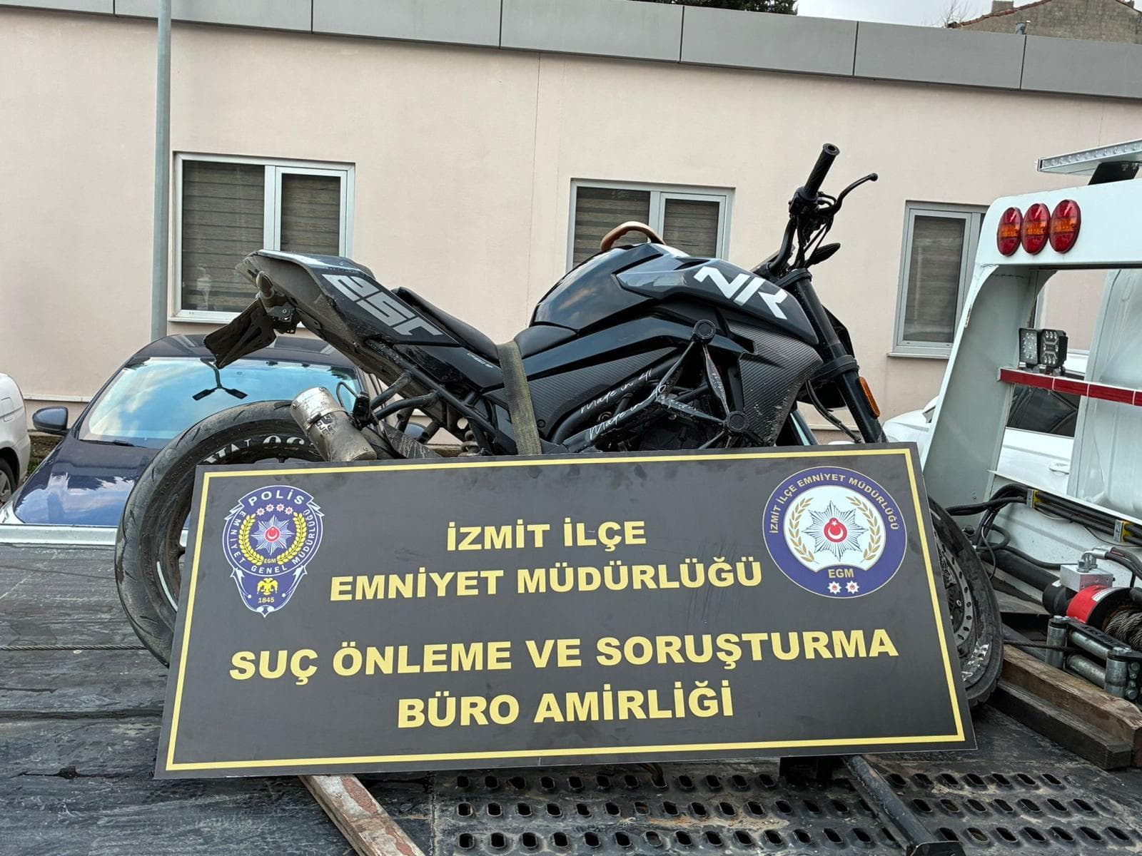 İzmit-Kandıra Yolu'nda Tek Teker Olayı Sonuçlandı!