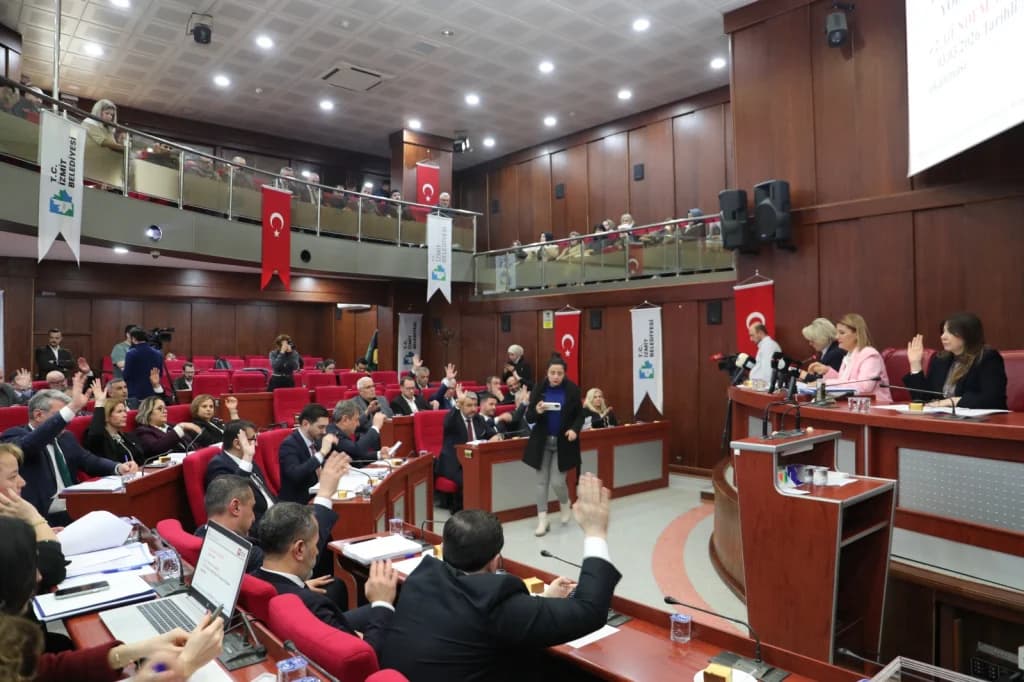 İzmit Belediyesi'nde görev dağılımı yapıldı