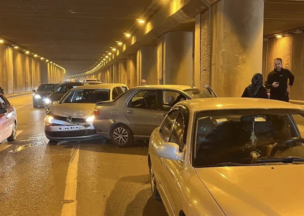 İzmit Tüneli'nde 4 Araçlı Zincirleme Kaza!