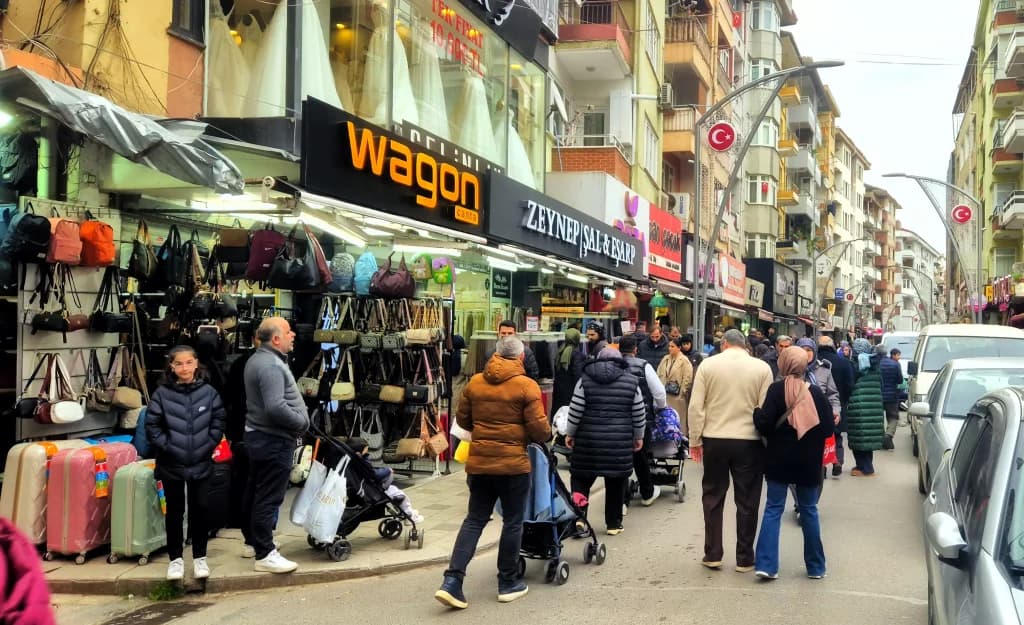 İzmit'te bayram alışverişi yoğunluğu