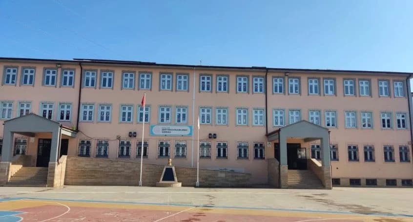 İzmit'te okulda güvenlik ücreti gerginliği
