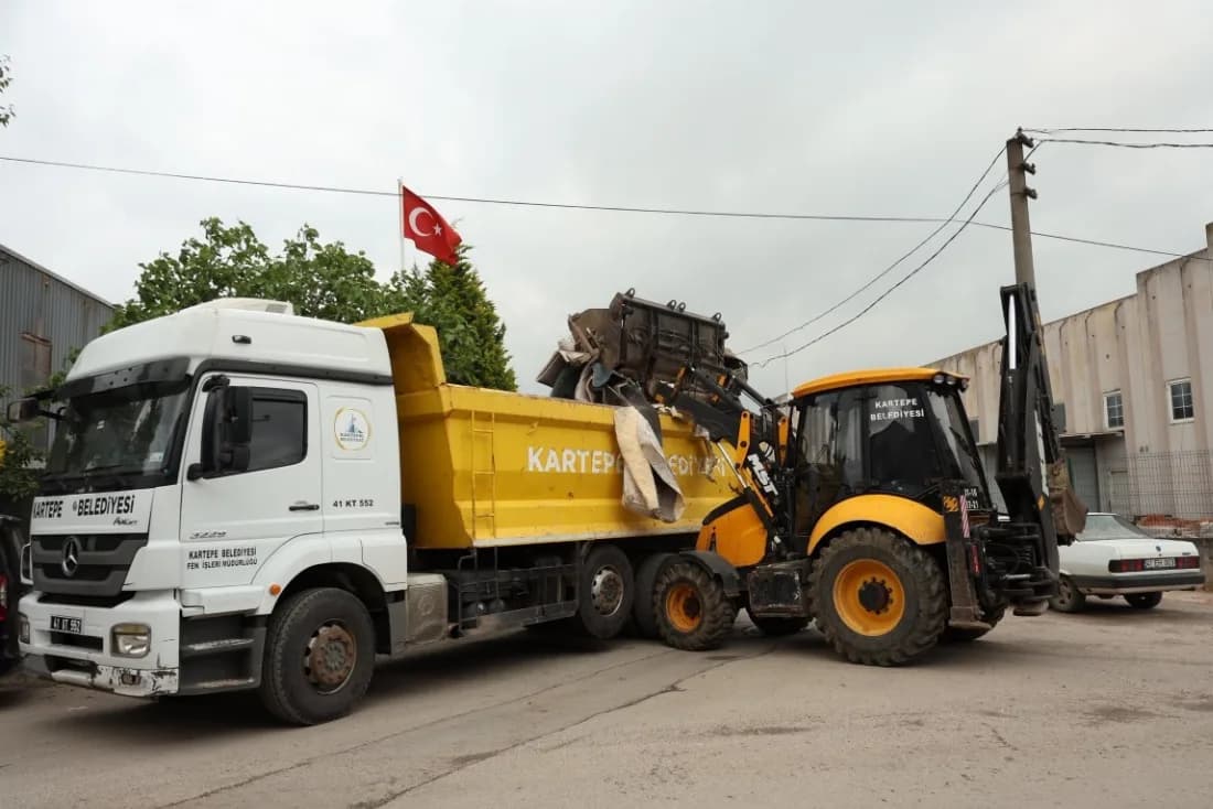Kartepe’de bayram öncesi temizlik mesaisi