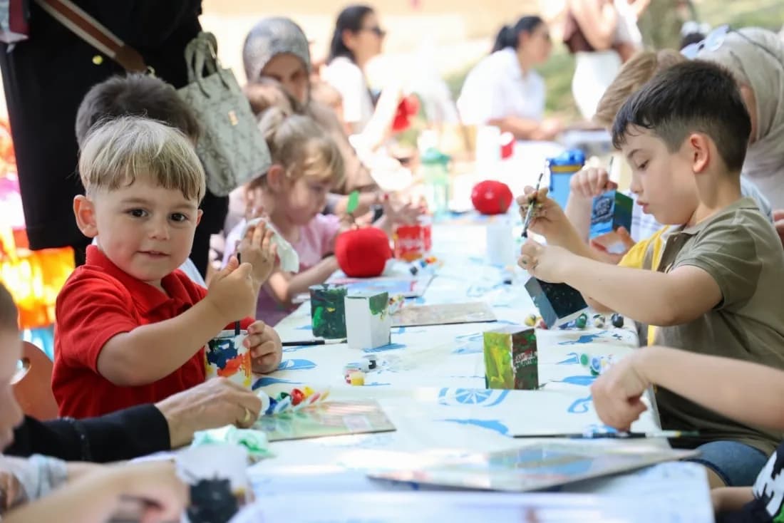 Kartepe’de miniklerden geri dönüşüm defilesi