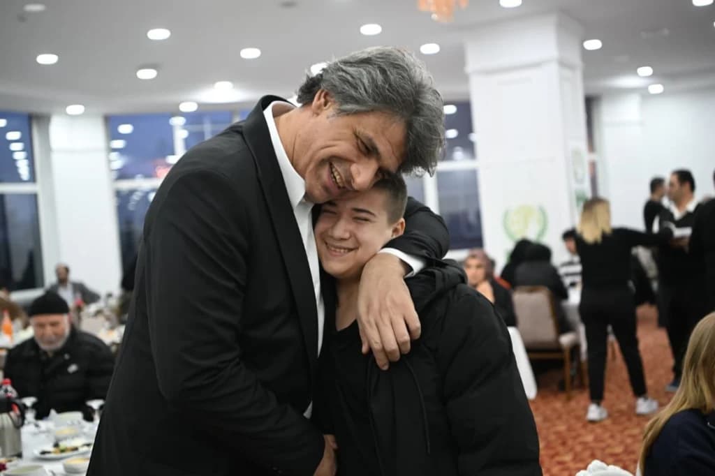 Kartepe'de yetimler iftar sofrasında buluştu