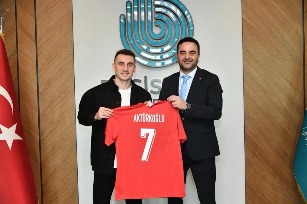 Kerem Aktürkoğlu'ndan Başkan Özlü'ye Ziyaret