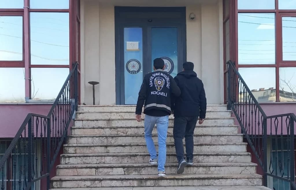 Kocaeli'de Bilişim Dolandırıcısı Yakalandı!