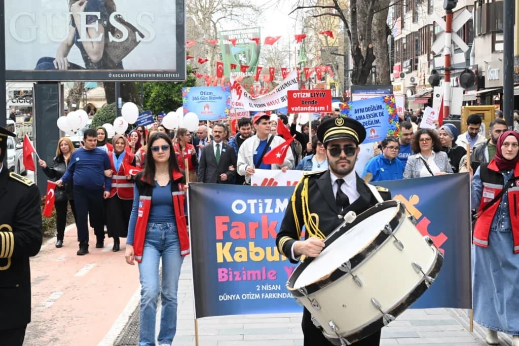 Kocaeli'de Otizm Farkındalık Yürüyüşü