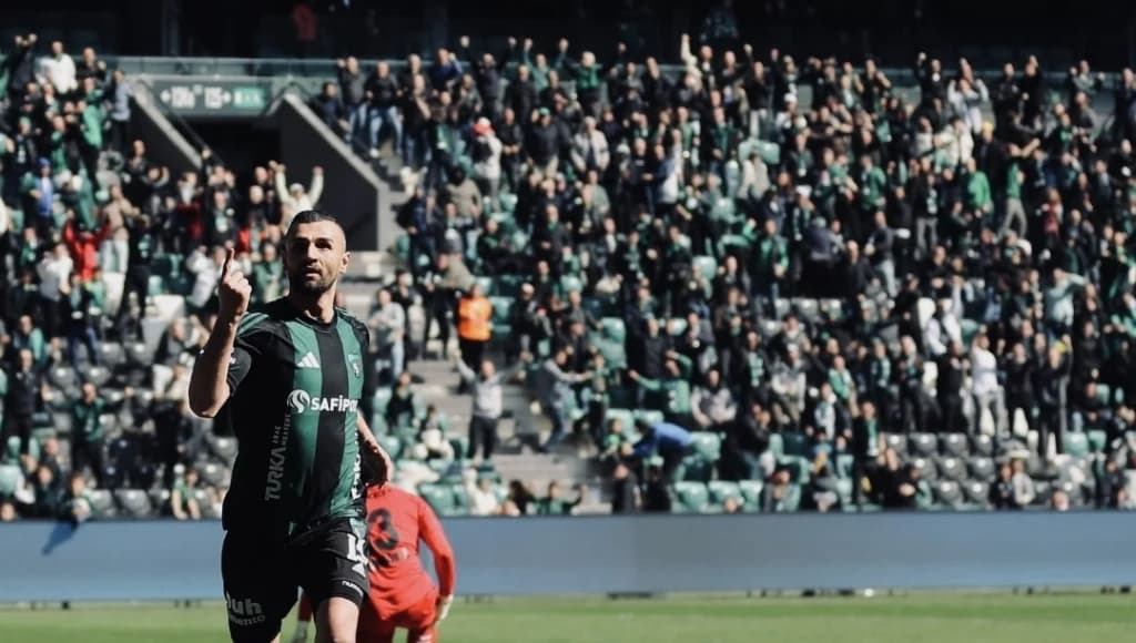 Kocaelispor Evinde Konyaspor'a Mağlup Oldu