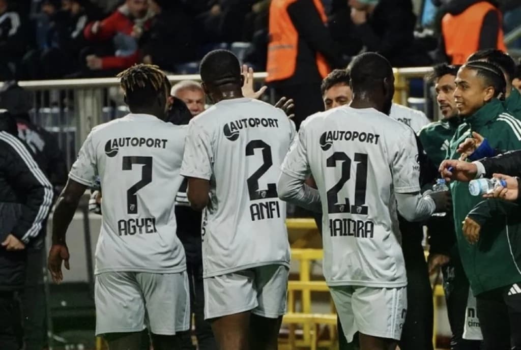 Kocaelispor İstanbul'da puanı kaptı