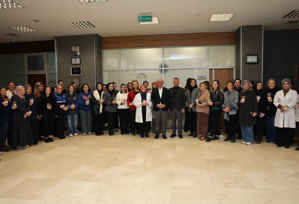 Körfez Belediyesi'nden 8 Mart'a özel kutlama