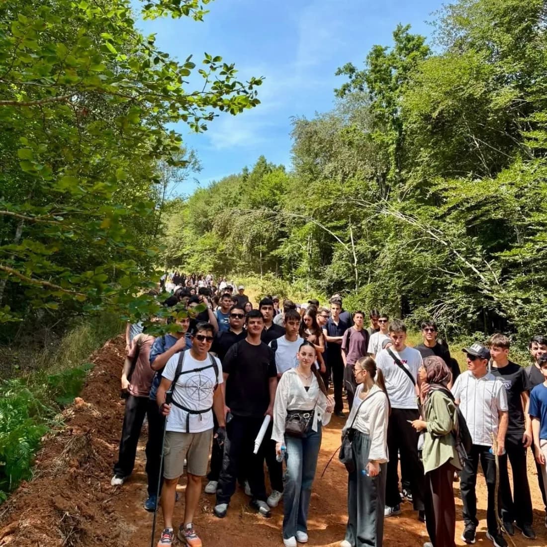 Körfez’de gençler doğa yürüyüşünde buluştu
