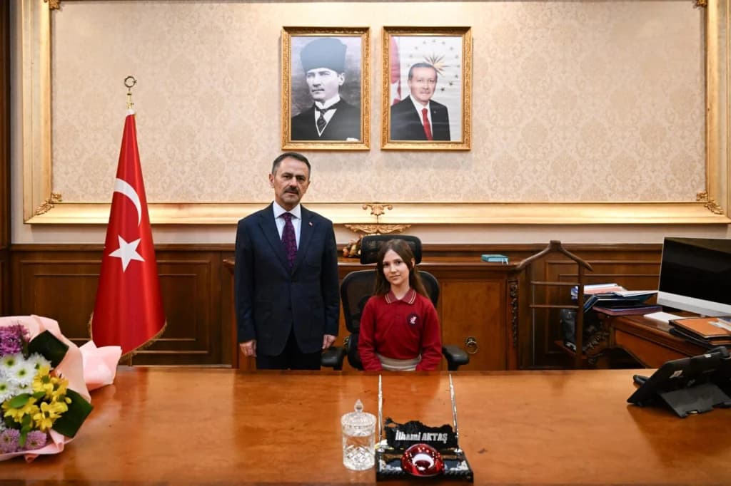 Minik Lidya, Kocaeli Valisi koltuğunda