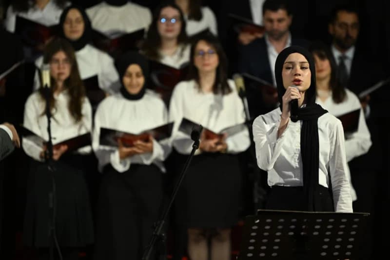Kartepe'de Öğretmenler Günü Coşkuyla Kutlandı!