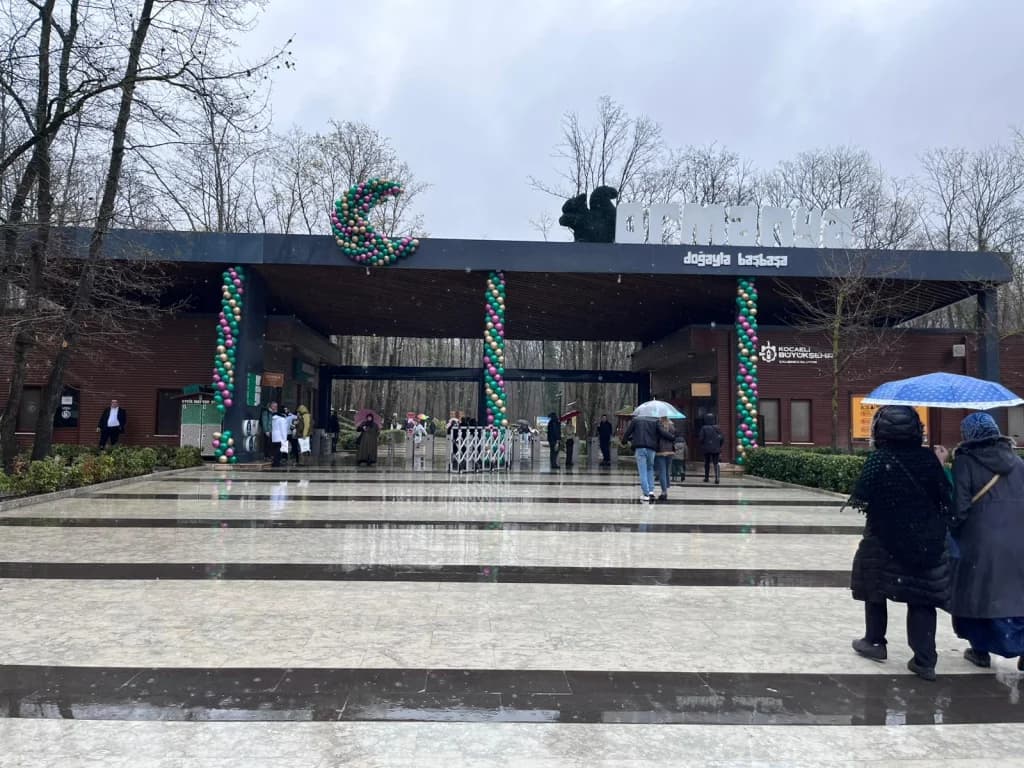 Ormanya, bayramda ziyaretçi akınına uğradı