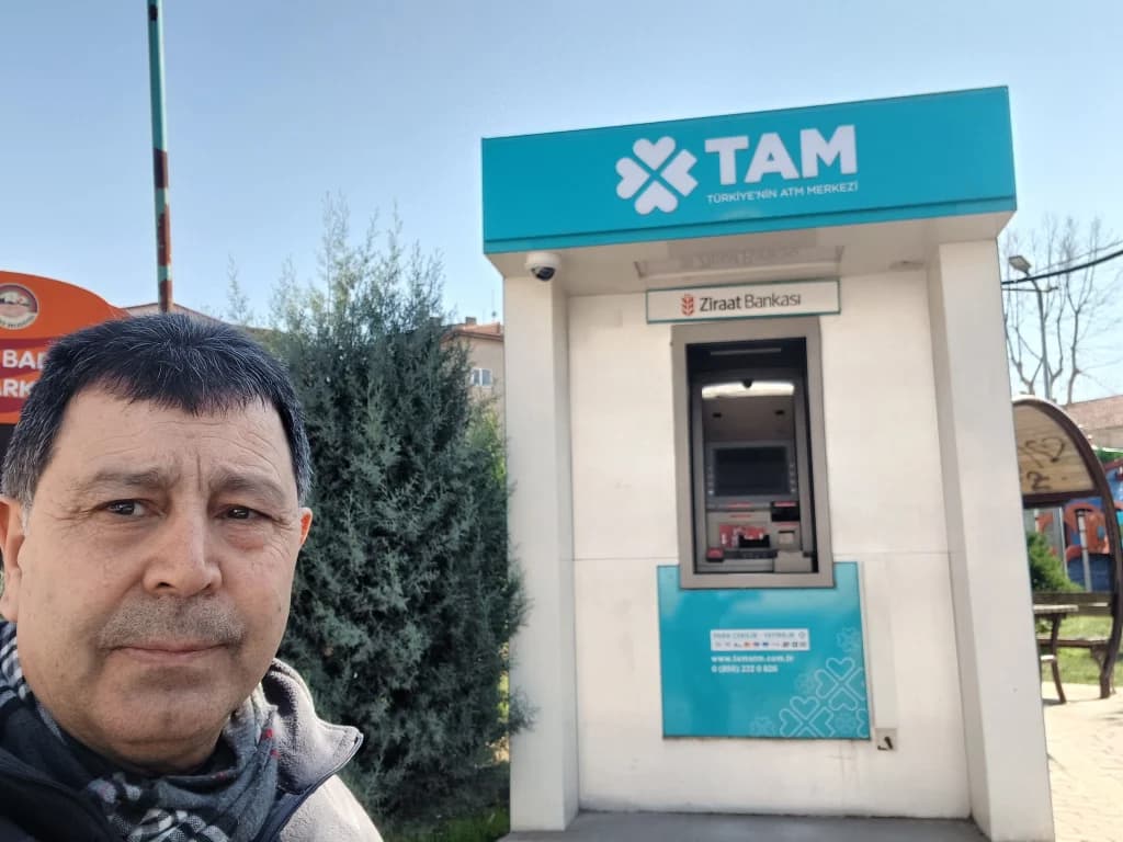 Körfez'de ATM Çilesi: Mahalleli 3 Aydır Mağdur!