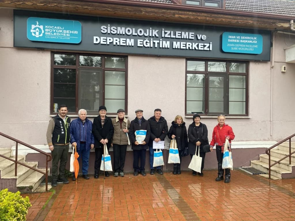 Saygınlar Kulübü deprem eğitimi aldı