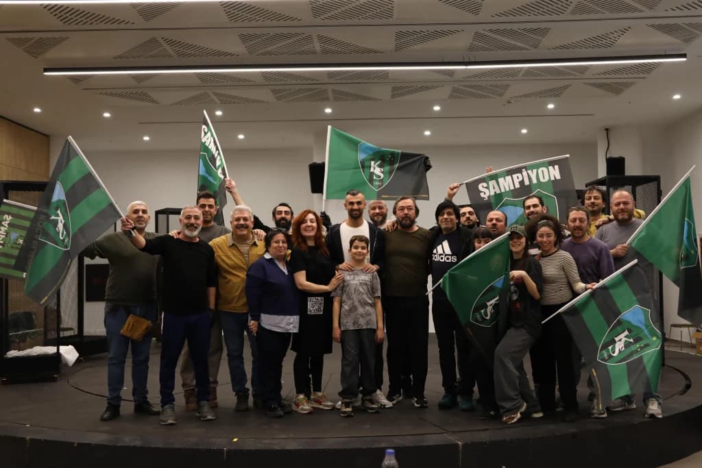 Serdar Dursun'dan 'Efsane Forma'ya Tam Not
