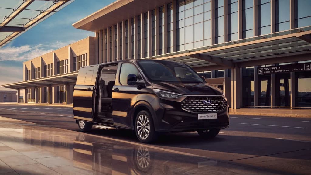Yeni Ford Tourneo Custom 9+1 Türkiye'de!